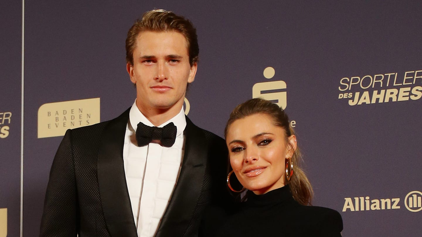 Alexander Zverev Advances to Miami Open Semifinals Amid Off-Court Spotlight