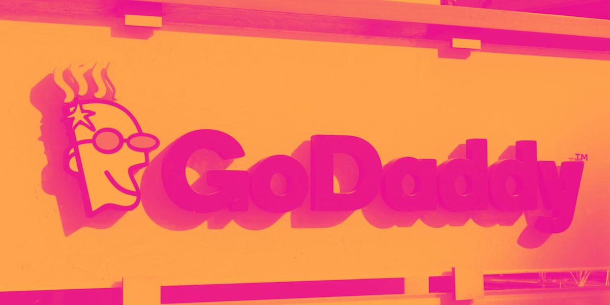 Analysts Flag GoDaddy for Slowing Growth Amid S&P 500 Scrutiny