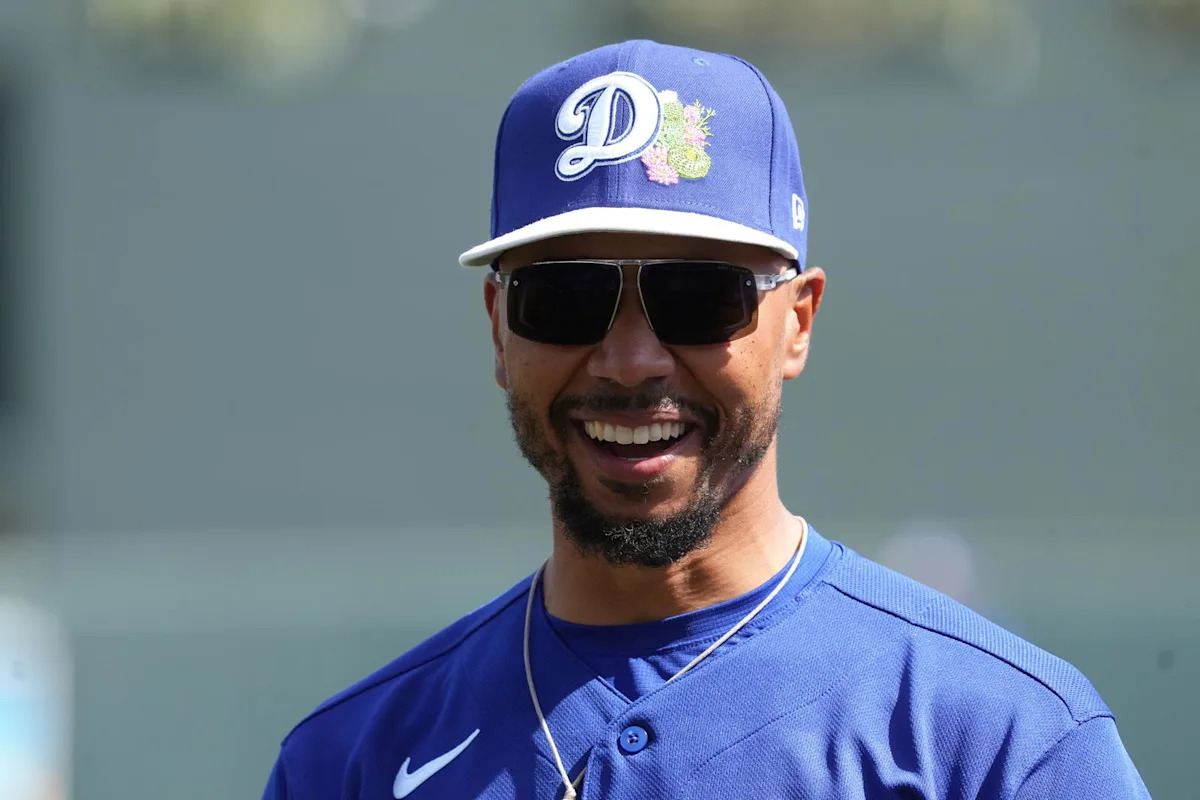 Mookie Betts Los Angeles Dodgers batting stance Opening Day 2026