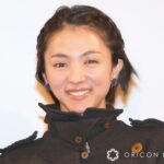 Japanese actress Hikari Mitsushima and model Keisuke Asano marriage pregnancy announcement photo