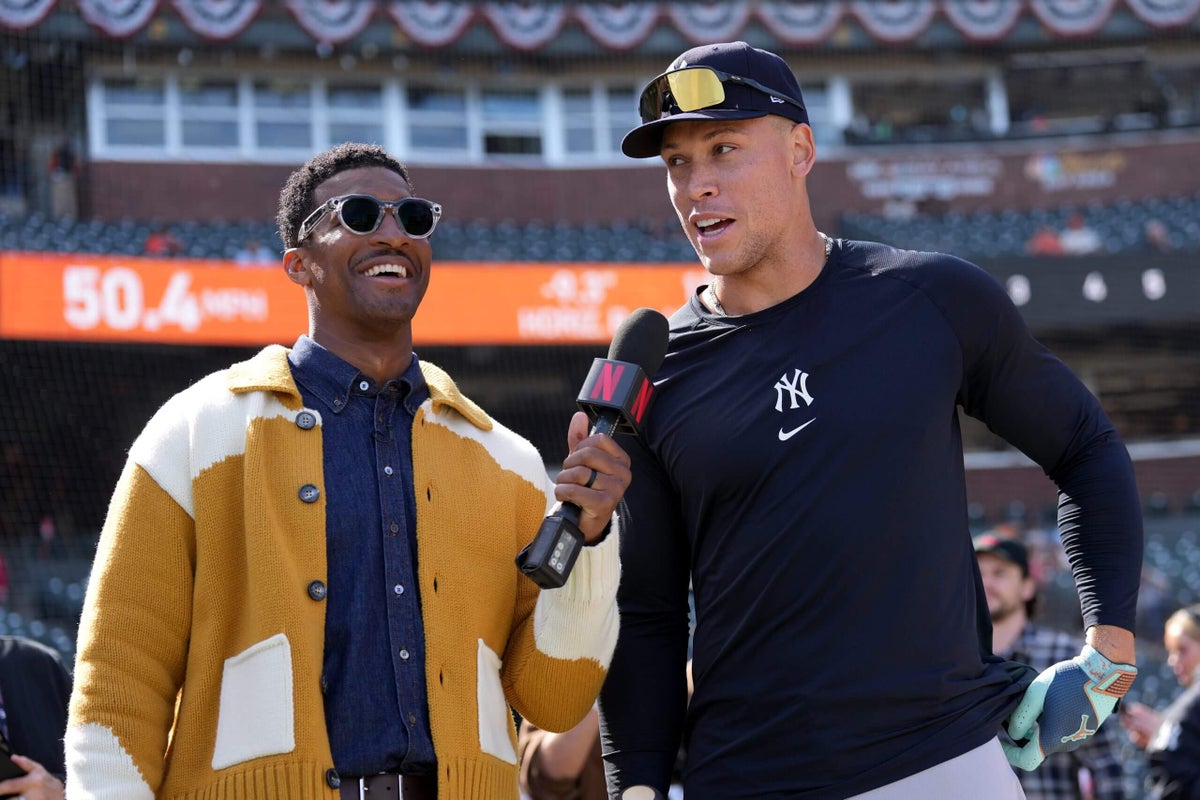Netflix MLB Opening Night broadcast screen showing Yankees vs Giants baseball game