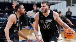 Purdue’s Oscar Cluff Elevates Game Ahead of Sweet 16 Showdown