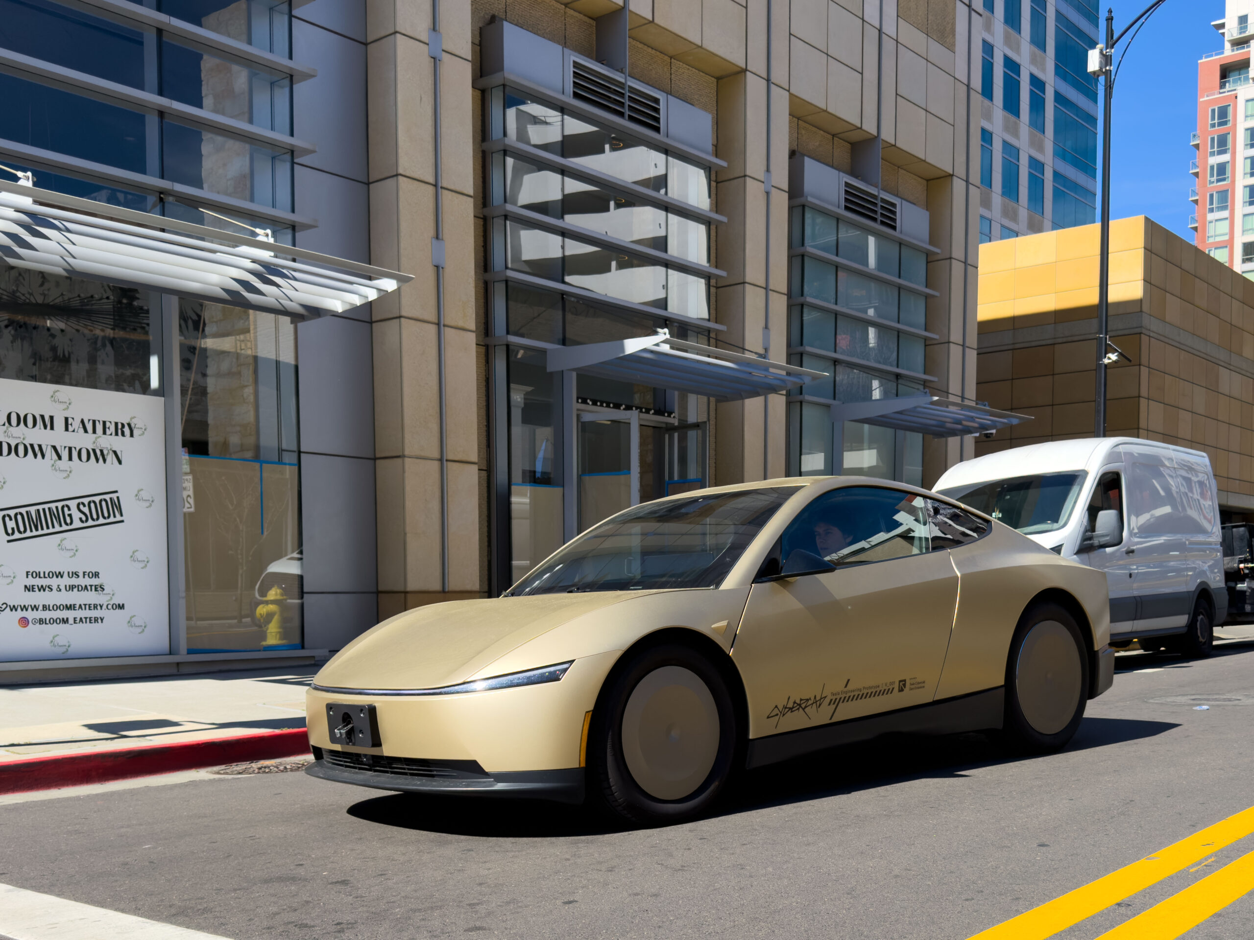 Tesla’s Two-Seat Cybercab Strategy Targets Urban Efficiency