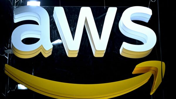 Analyst report on Amazon AI spending and stock price prediction graph