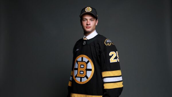 Boston Bruins prospect James Hagens signs entry-level contract