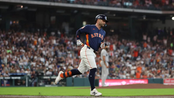 Christian Walker Hits Two-Run Homer for Astros Lead