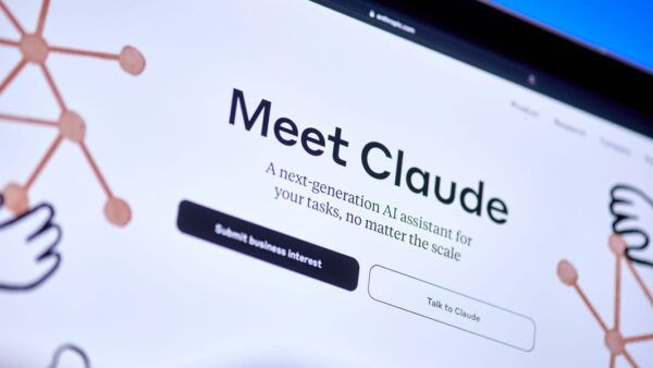 Claude AI service outage dashboard showing major disruption status