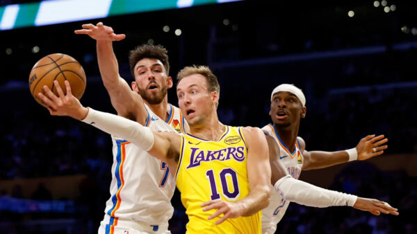 Injured Los Angeles Lakers players on bench during loss to Oklahoma City Thunder