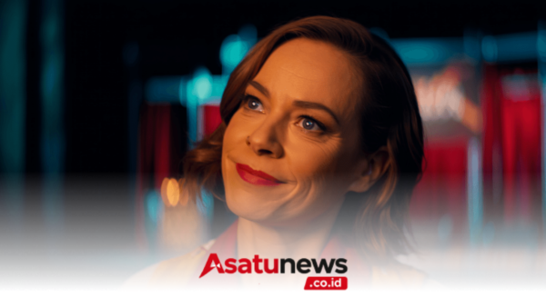 Jennifer Tilly Shines in Off-Broadway Revival of The Adding Machine