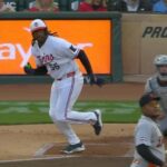 Josh Bell hitting an RBI single for Minnesota to extend lead to 3-0