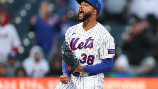 Mets relievers Luke Weaver and Devin Williams celebrate bullpen victory over Diamondbacks