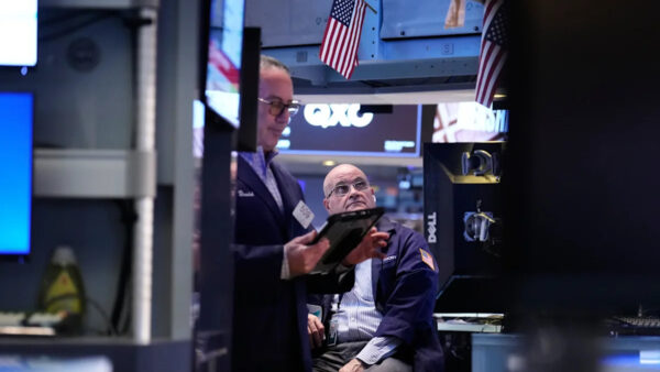 U.S. stock market chart showing recovery on ceasefire hopes as Iran deadline approaches