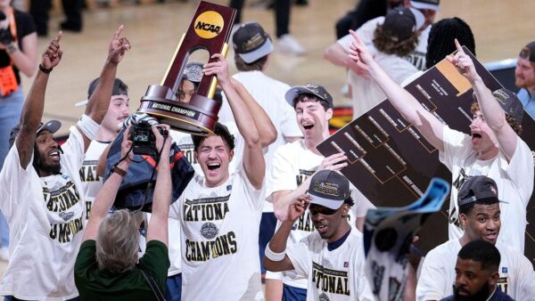 Colin Mitchell scores the game-winning buzzer-beater rebound for Mary Washington's first NCAA D-III title