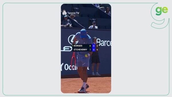Nuno Borges playing tennis at the ATP 500 tournament in Barcelona