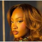 Nigerian singer Tems discussing her past obsessive relationship in an interview