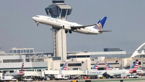 United Airlines Pilot Reports Possible Drone Encounter Near San Diego