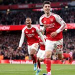 Arsenal Moves Closer to Premier League Title with Narrow Win