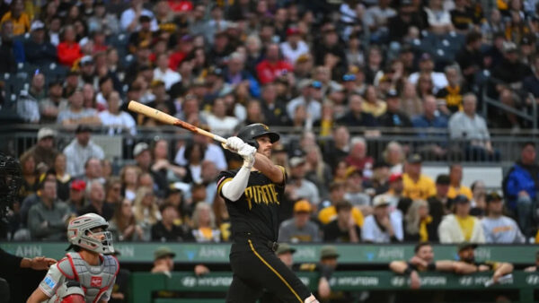 Brandon Lowe Hits Two-Run Home Run to Boost Pirates' Lead
