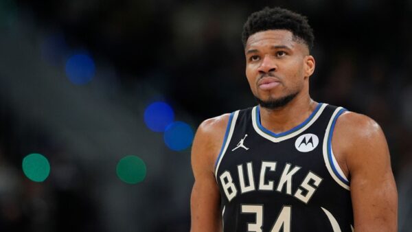 Bucks Open Trade Talks for Giannis Antetokounmpo Ahead of Draft