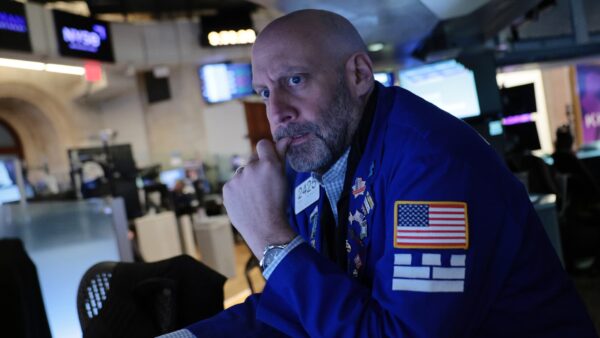 Dow Jones Falls 557 Points Amid Rising Oil Prices and Iran Tensions