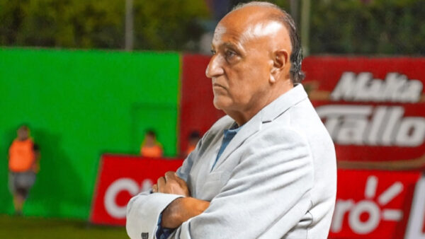 Guastatoya's Coach Pablo Centrone Resigns Before Key Match