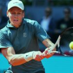 Jannik Sinner Dominates First Set Against Arthur Fils in Madrid