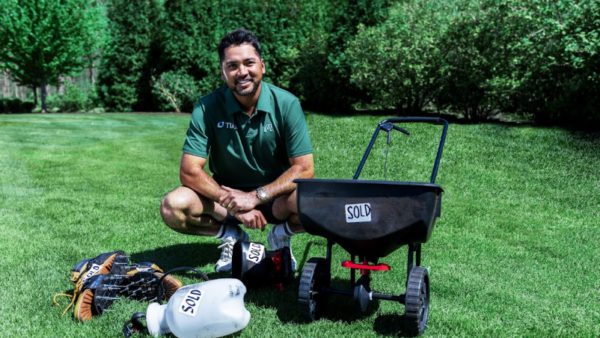 Jason Day Hosts Unique Yard Sale with TruGreen for Lawn Care