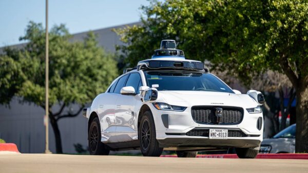 Waymo Recalls 3,800 Robotaxis Over Software Glitch Issues