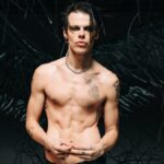 Yungblud Thrives in US Tour, Reflects on Fame and Identity