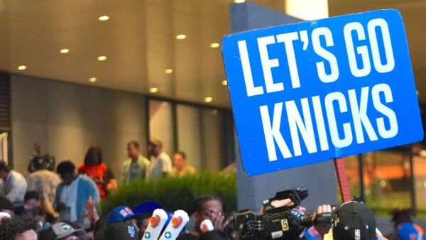Knicks Fan Celebrates with OnlyFans Model in Unique Gesture